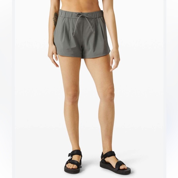 lululemon Stroll at Sundown Shorts - Picture 2 of 9